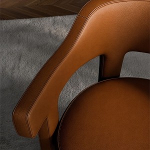 alma-tonin-casa-armchair