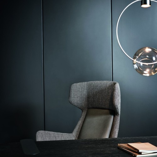 Newton executive office chair by Bonaldo