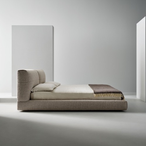 Belloalto Bed Bonaldo Bed by Gabriele and Oscar Buratti