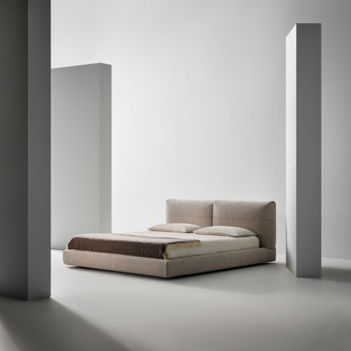 Belloalto Bed Bonaldo Bed by Gabriele and Oscar Buratti