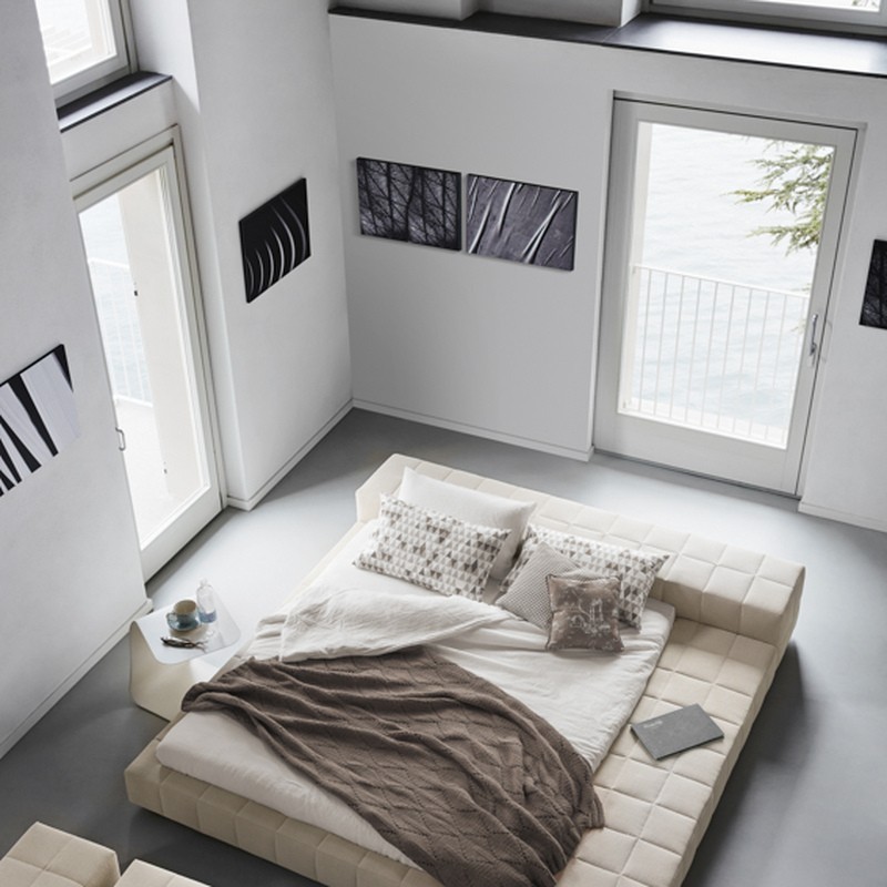 Squaring Bonaldo Bed by Giuseppe Viganò