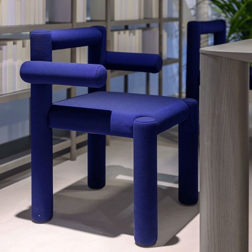 TU-BE Midj P R_TS Chair with armrests